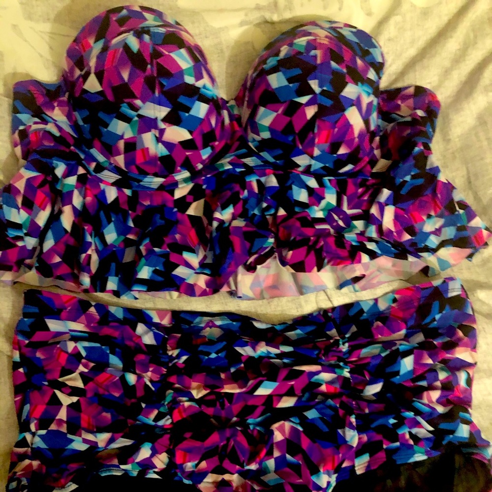 Torrid 2 piece swimsuit size 3 strapless